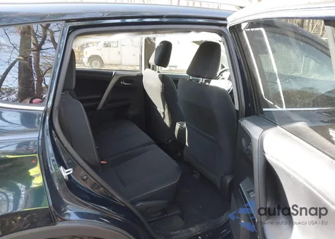 2018 Toyota Rav4 Xle z USA, uszkodzony, nr VIN 2T3RFREV8JW745848